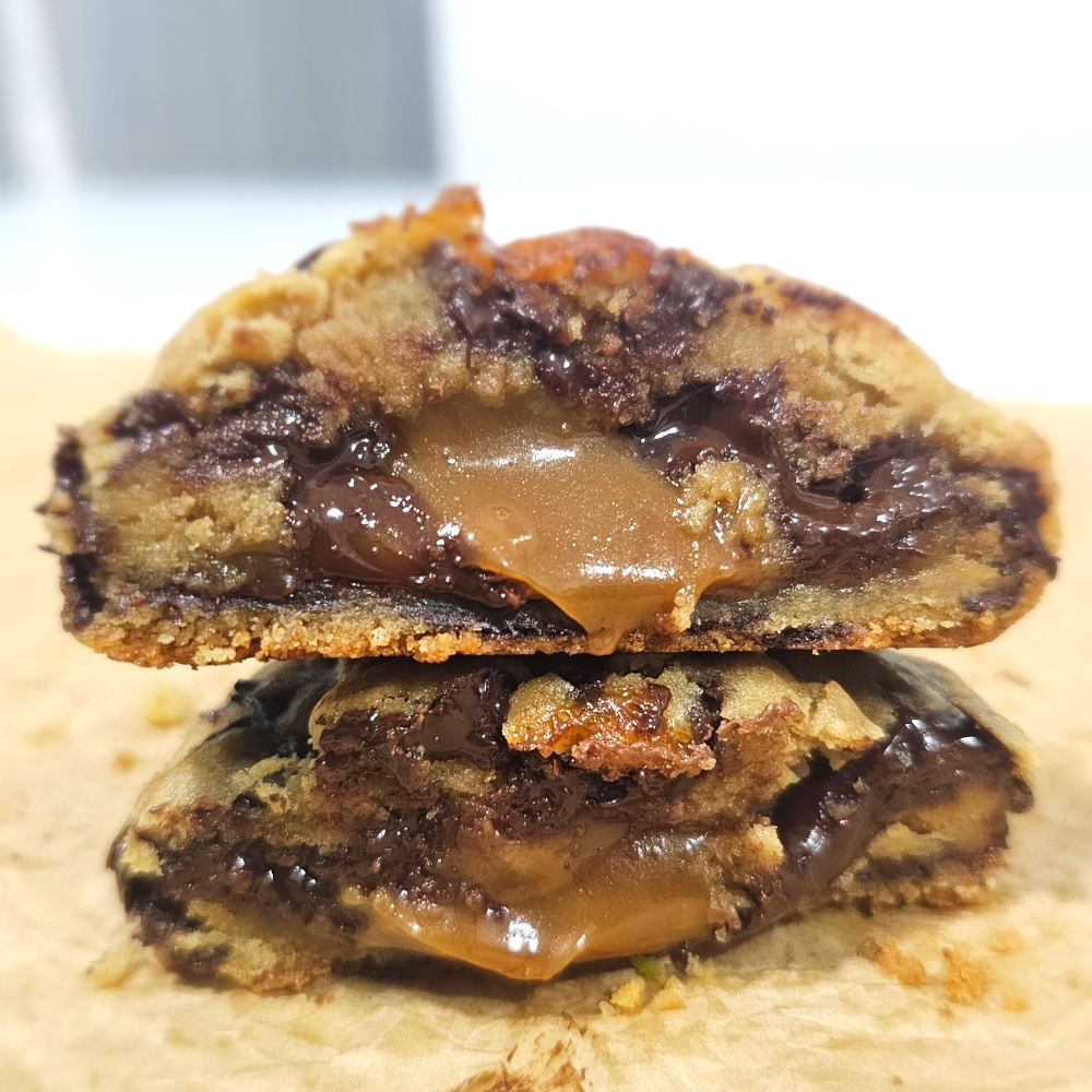 Salted Caramel NY Style Cookie  كوكيز كراميل مملح بأسلوب نيويورك